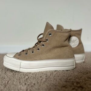 Chuck Taylor All Star Hight Top Lift Platform Suede in Nomad Khaki Size 7.5